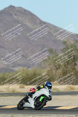 media/Oct-30-2025-Racers Edge (Thu) [[dabbdaf680]]/3-B Group/Session 5 (Turn 6)/